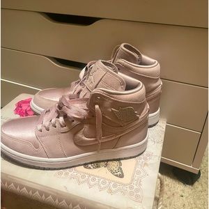Used good condition Women’s Air Jordan 1
